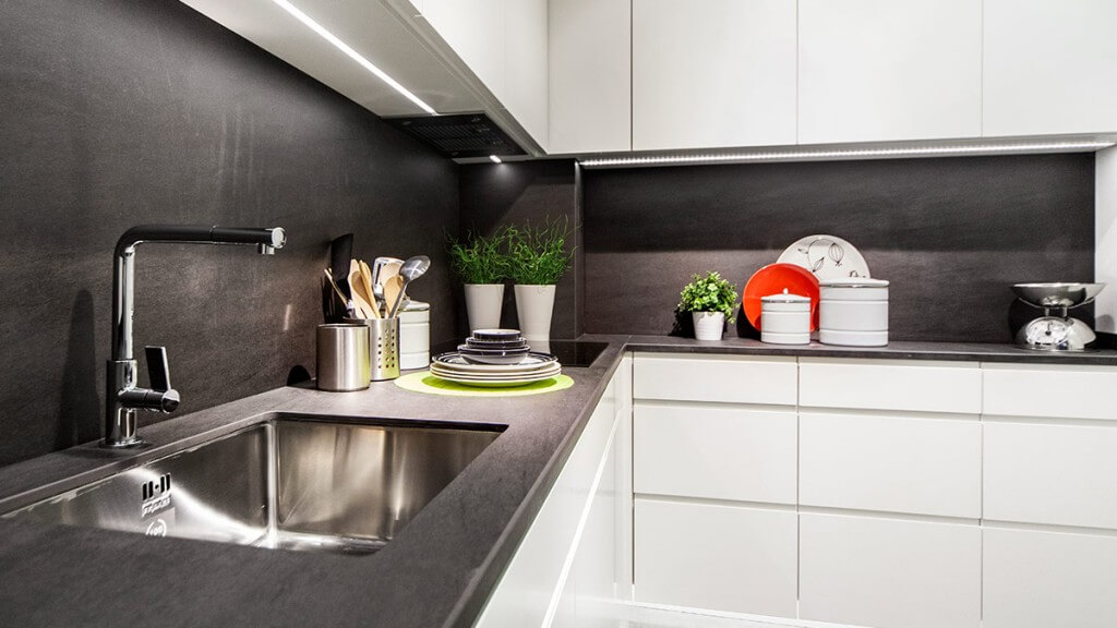 Qué debes saber antes de elegir las puertas de muebles de cocina Puerta panel cristal mueble cocina