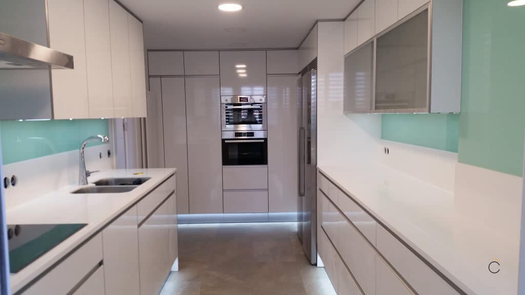 Las 10 mejores cocinas blancas modernas en madrid Fotografías de cocinas en blanca