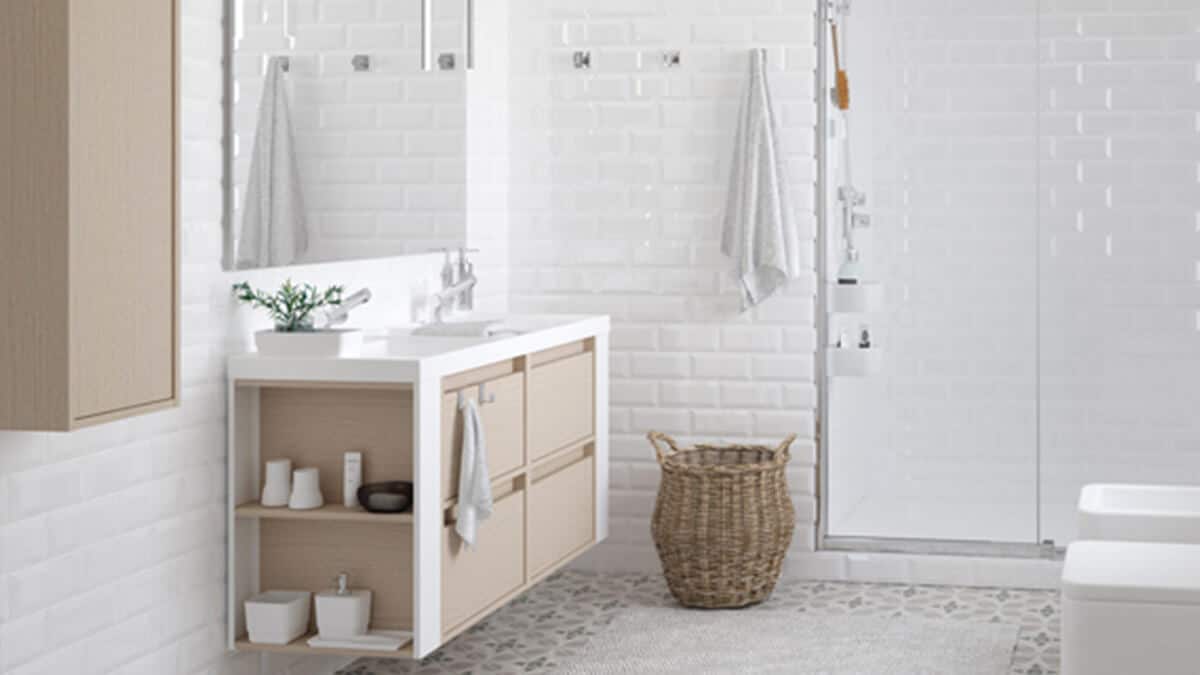 Baño blanco con ducha - muebles de baño