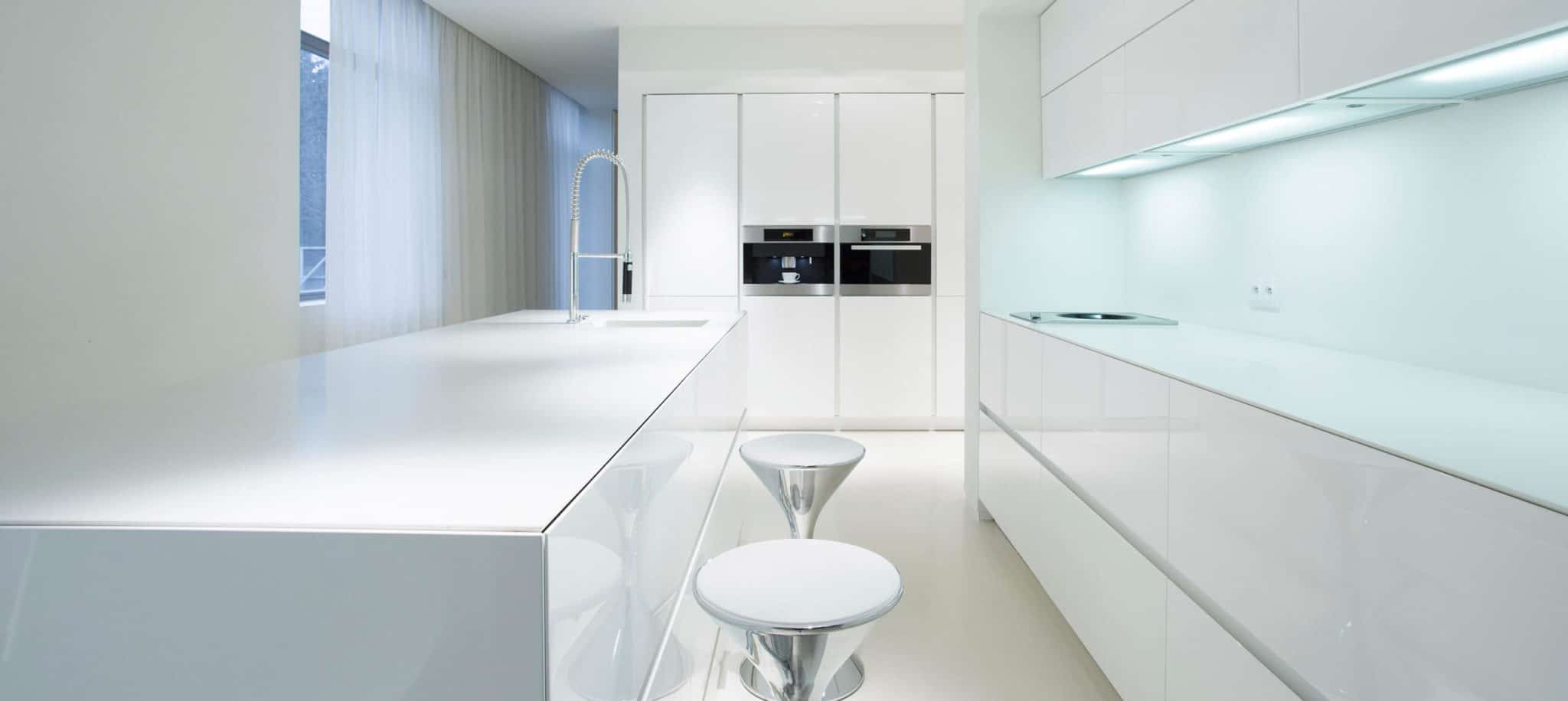 Cocina con isla blanca - muebles de cocina en Madrid