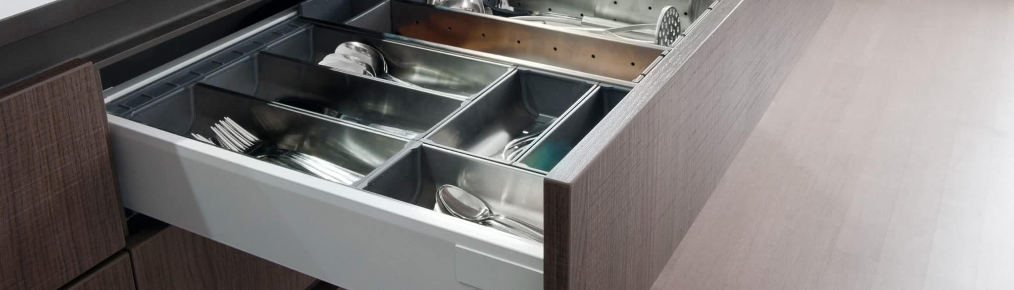 Cajones con cubertería - muebles de cocina en madrid