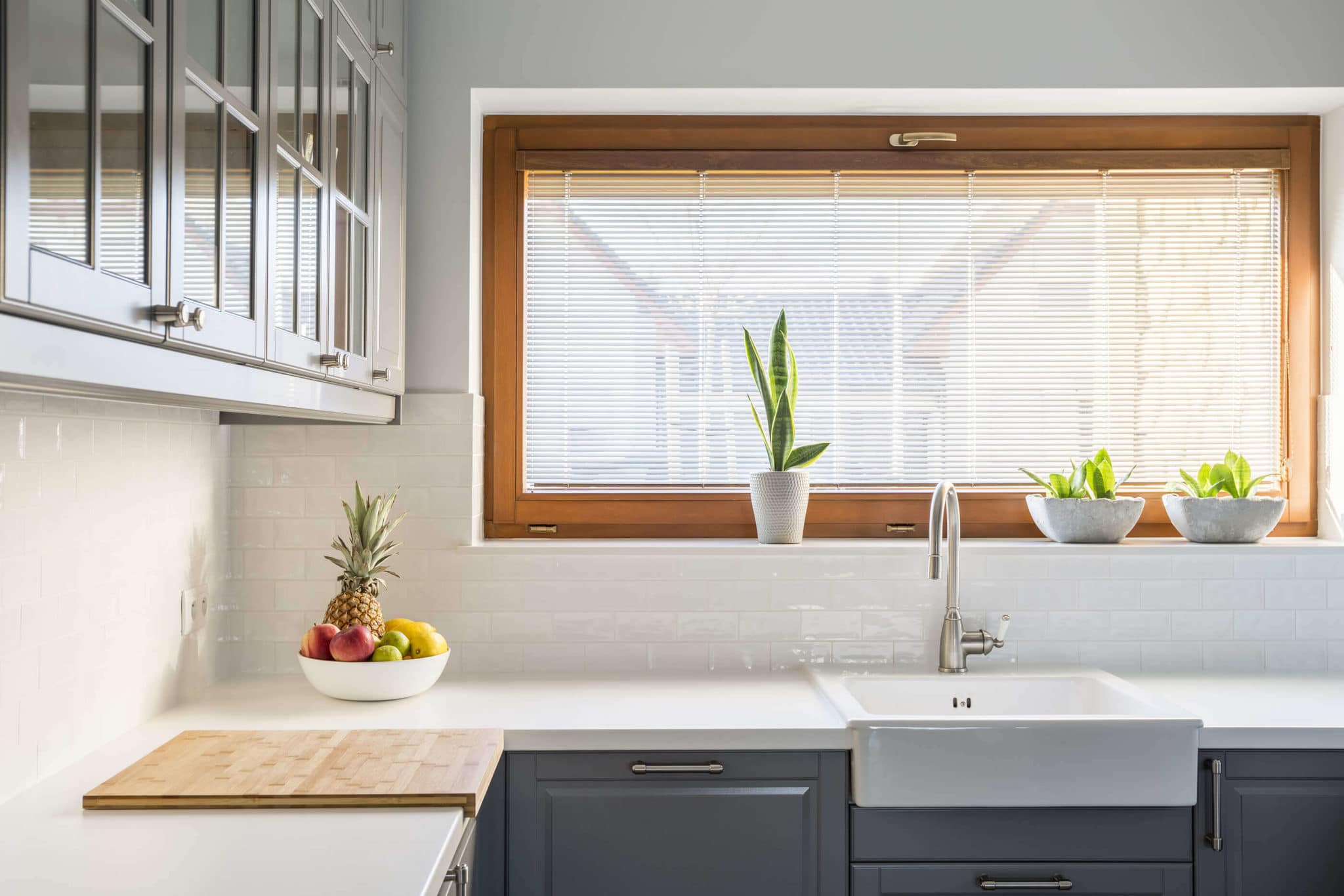 Encimera de cocina con ventana luminosa - como limpiar la encimera de cocina