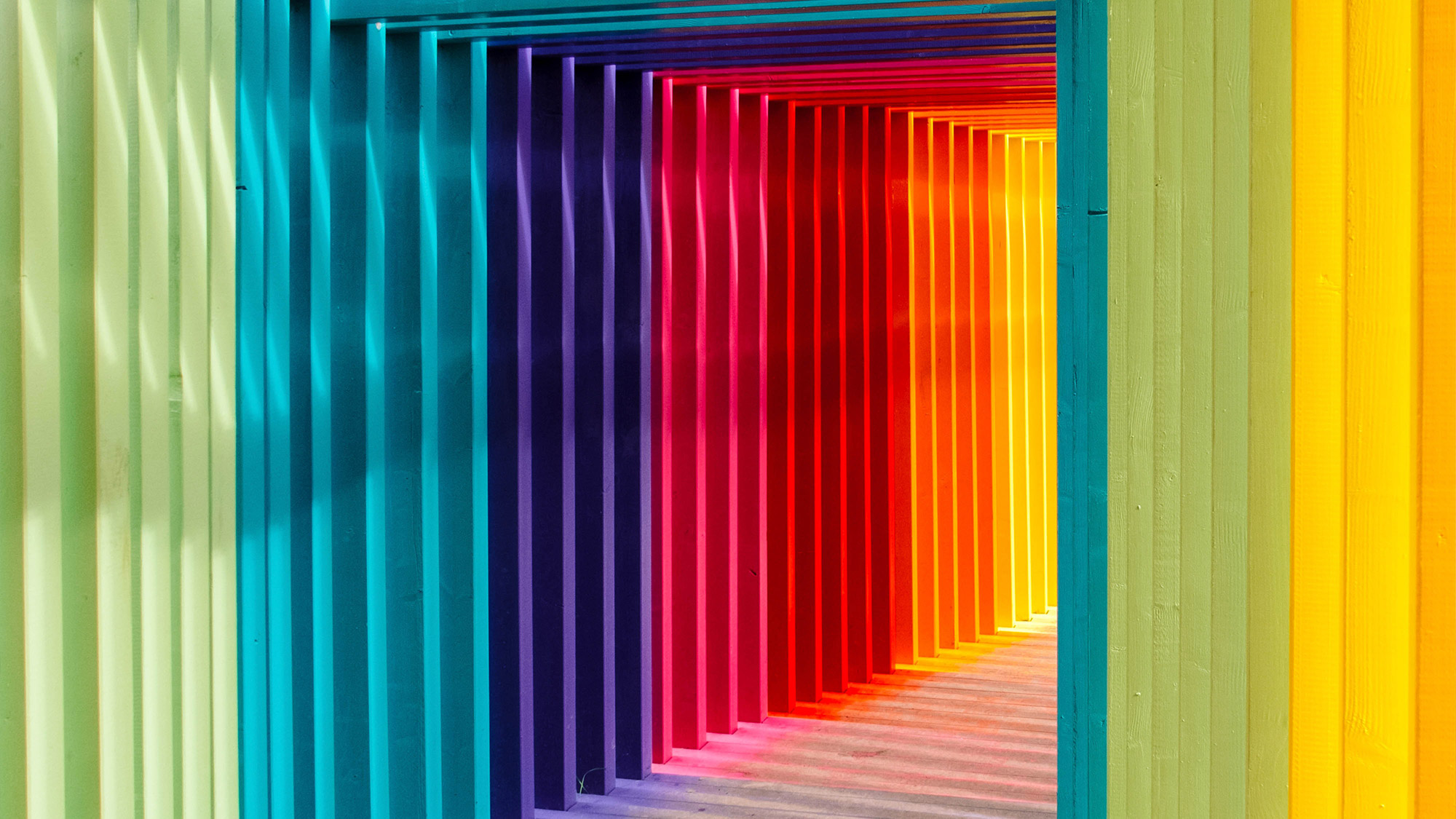pasillo colorido arcoiris colores