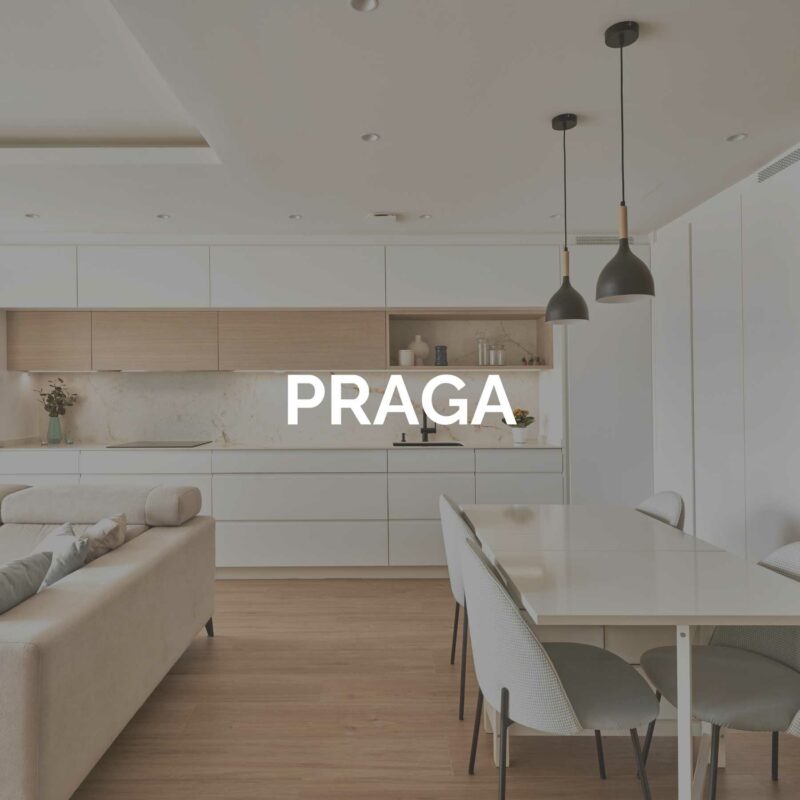 Cocina en L en blanco y madera