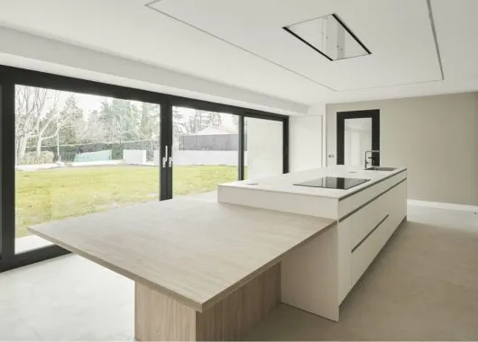 Encimera de cocina de diseño con península incorporada